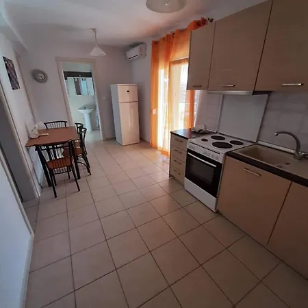 Apartament Kalliani House Kiki