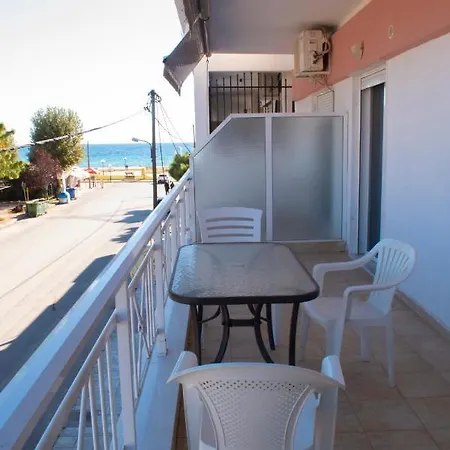 Kalliani House Kiki Daire Flogita